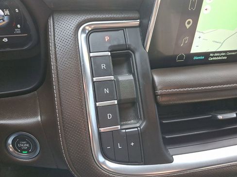 Used 2022 GMC Yukon SLT w/ SLT Luxury Package image 15