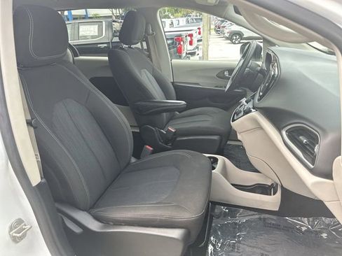 Used 2023 Chrysler Voyager LX FWD image 29
