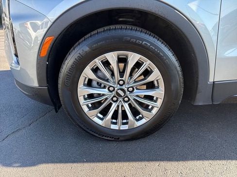 Used 2025 Cadillac XT4 Premium Luxury AWD/4WD image 9