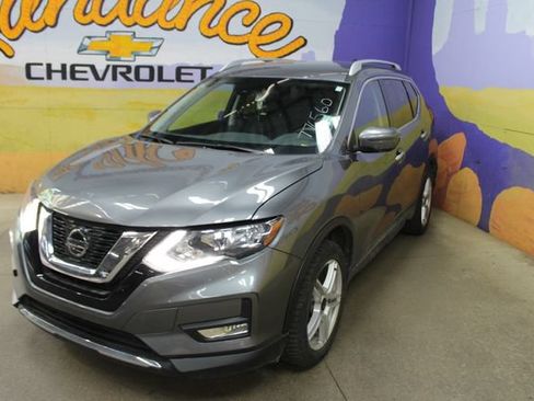 Used 2019 Nissan Rogue SV FWD image 4