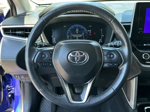 Used 2024 Toyota Corolla Cross XLE FWD image 21