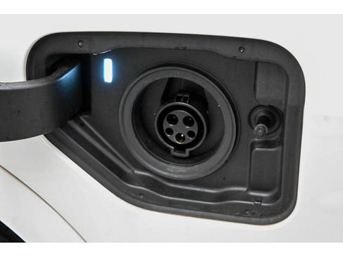 Used 2023 BMW X5 xDrive45e w/ Executive Package AWD/4WD image 64