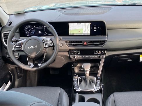 New 2026 Kia Seltos EX FWD image 24