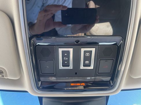 Used 2018 Land Rover Range Rover HSE image 26