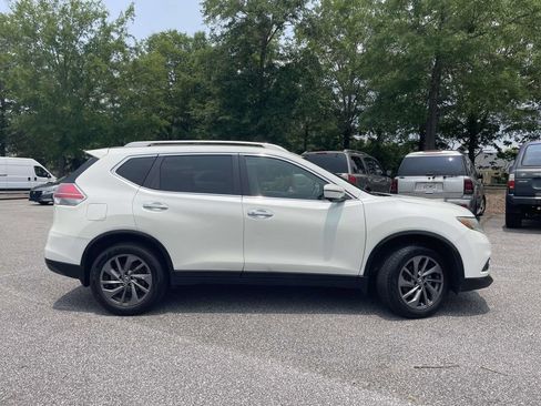 Used 2016 Nissan Rogue SL w/ SL Premium Package FWD image 2