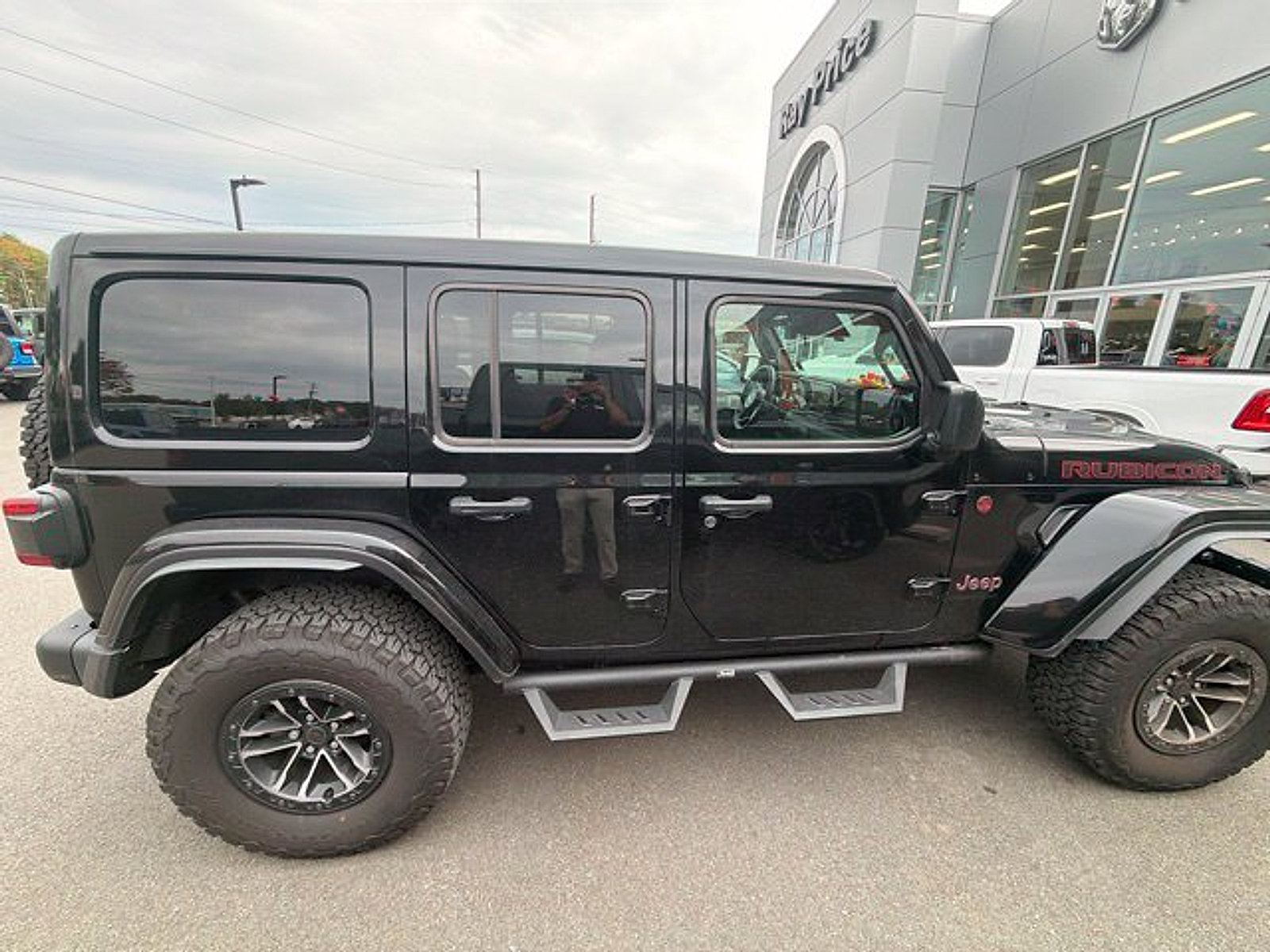 Used 2026 Jeep Wrangler Unlimited Rubicon AWD/4WD image 2