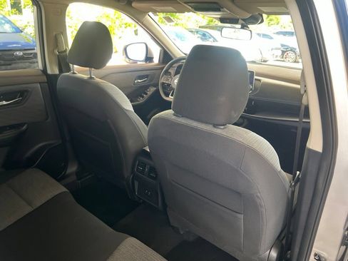 Used 2021 Nissan Rogue SV AWD/4WD image 14