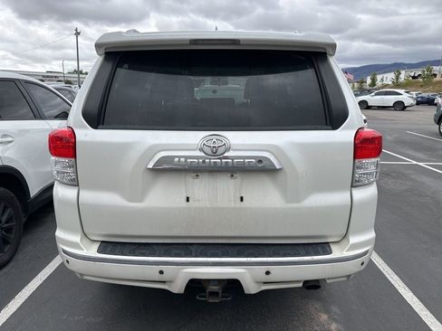 Used 2011 Toyota 4Runner SR5 w/ Premium Pkg w/Leather RWD image 6