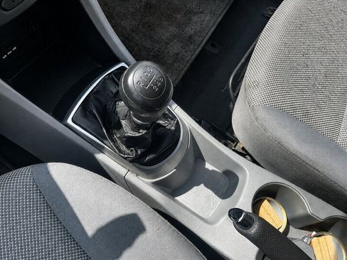 Used 2012 Hyundai Accent GS FWD image 15
