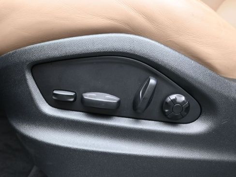 Certified 2024 Porsche Cayenne S AWD/4WD image 15