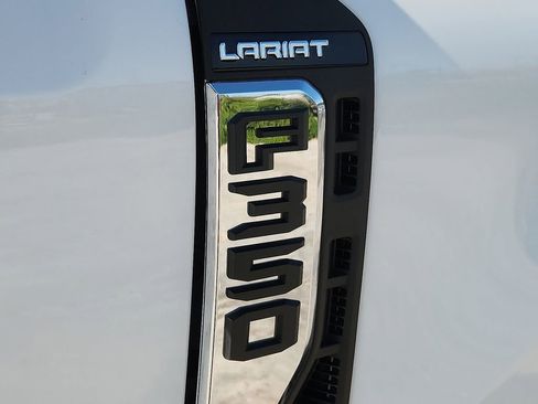 New 2025 Ford F350 Lariat w/ Lariat Ultimate Package AWD/4WD image 8