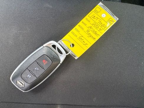 Used 2024 Nissan Rogue S FWD image 27