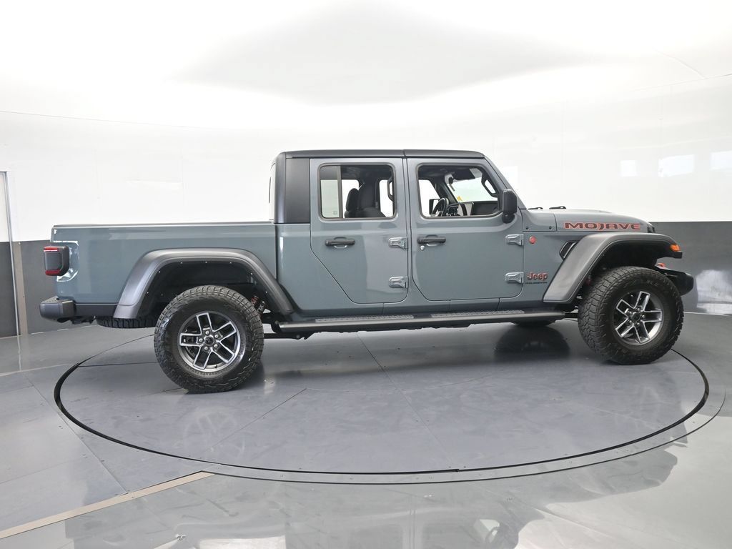 Used 2024 Jeep Gladiator Mojave AWD/4WD image 7