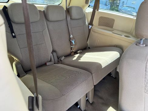Used 2008 Chrysler Town & Country LX FWD image 15