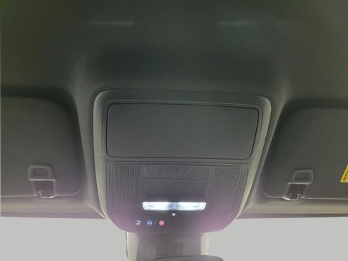 Used 2025 Chevrolet Equinox LT image 18