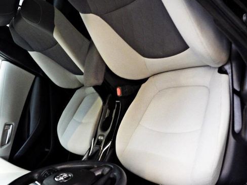 Used 2021 Toyota Corolla LE FWD image 16