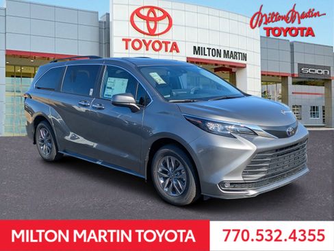 New 2026 Toyota Sienna XLE FWD image 1