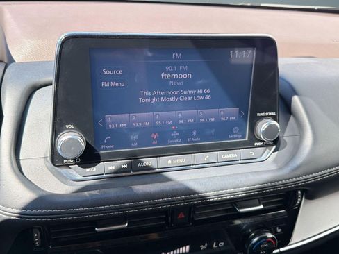 Used 2021 Nissan Rogue SV w/ Premium Package image 22