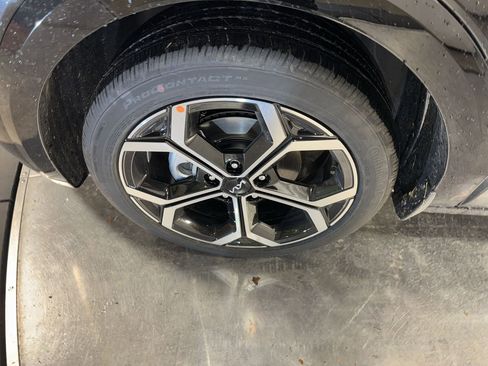 Certified 2025 Kia Niro SX Touring image 10