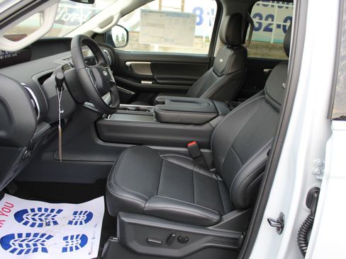 New 2025 Ford Expedition Max Platinum w/ Driver's Package image 21