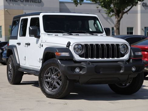 Used 2024 Jeep Wrangler Unlimited Sport AWD/4WD image 2