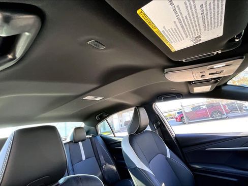 Used 2025 Toyota Camry SE image 13