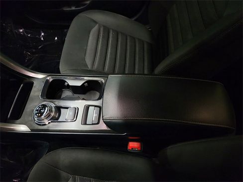 Used 2018 Ford Fusion SE w/ Fusion SE Technology Package image 30