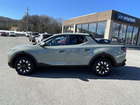 Used 2026 Hyundai Santa Cruz SE image 2