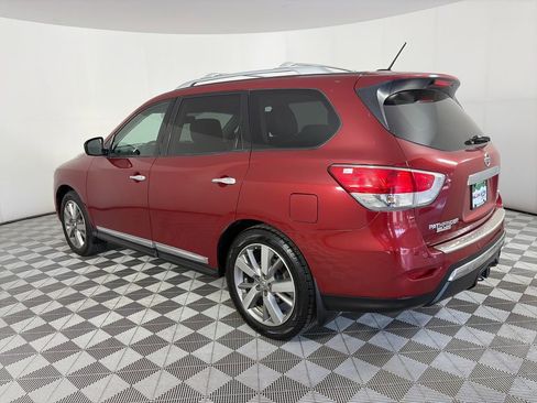 Used 2016 Nissan Pathfinder Platinum w/ Family Entertainment Package AWD/4WD image 5