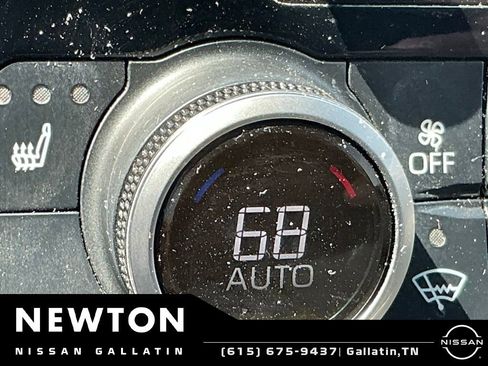Used 2021 Toyota Highlander XLE FWD image 9