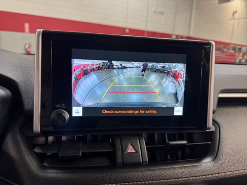 Used 2025 Toyota RAV4 XLE FWD image 29