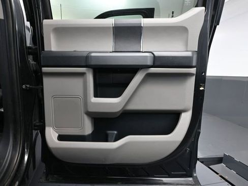 Used 2015 Ford F150 XLT AWD/4WD image 37