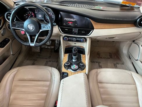 Used 2019 Alfa Romeo Giulia Ti w/ Quick Order Package 22Z Lusso RWD image 17