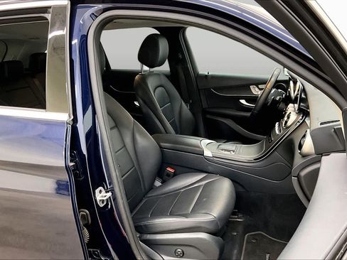 Used 2022 Mercedes-Benz GLC 300 image 9