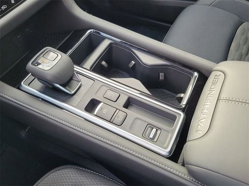 New 2025 Nissan Pathfinder SV w/ SV Premium Package image 11