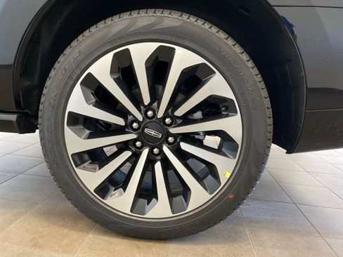 New 2024 Lincoln Navigator Reserve image 25