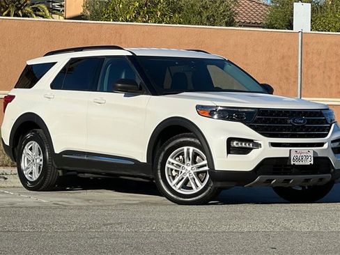 Used 2022 Ford Explorer XLT w/ Equipment Group 202A image 1