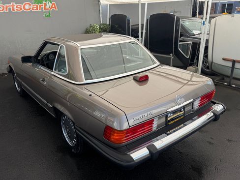 Used 1987 Mercedes-Benz 560 SL image 5