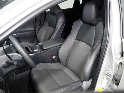 Used 2025 Toyota bZ4X XLE w/ Weather Package image 13