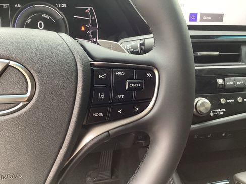 New 2025 Lexus ES 300h F Sport image 22