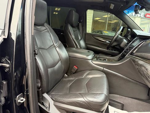 Used 2018 Cadillac Escalade ESV Platinum image 14