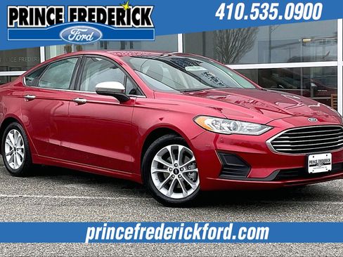 Used 2020 Ford Fusion SE image 1