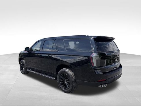 Used 2026 Chevrolet Suburban Z71 w/ Comfort Package AWD/4WD image 18