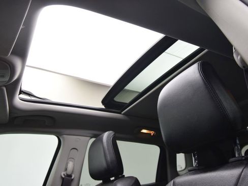 Used 2022 Jeep Compass Trailhawk w/ Sun and Sound Group image 19