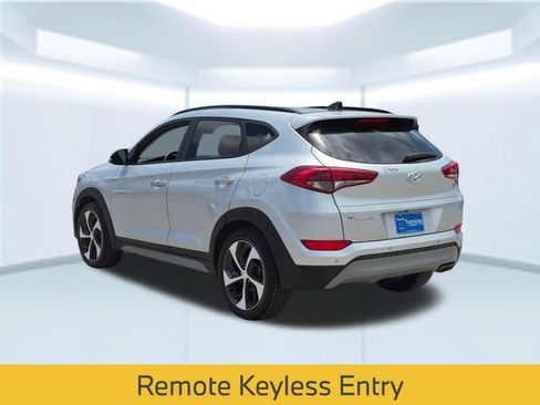 Used 2018 Hyundai Tucson Value w/ Cargo Package FWD image 4