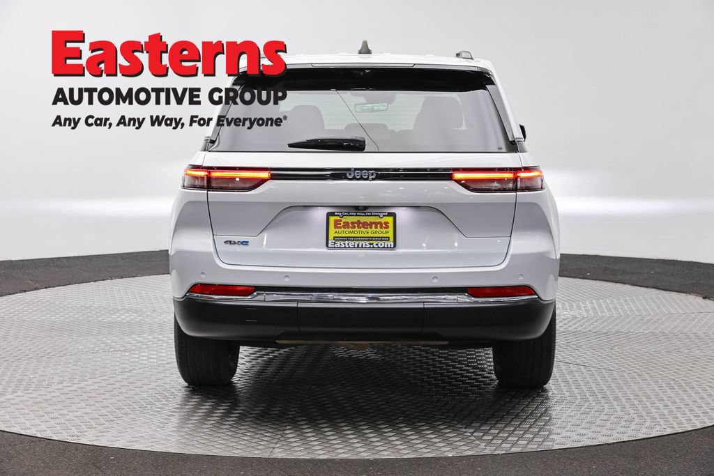 Used 2022 Jeep Grand Cherokee Limited 4xe w/ Luxury Tech Group II AWD/4WD image 7