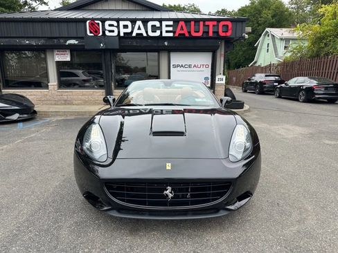 Used 2013 Ferrari California image 35