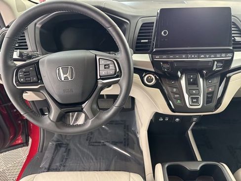 Used 2025 Honda Odyssey Touring image 35