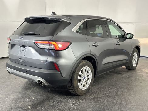 Used 2022 Ford Escape SE w/ Cold Weather Package FWD image 8