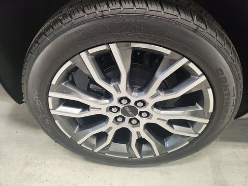 New 2026 GMC Acadia Denali Ultimate w/ LPO, Floor Liner Package AWD/4WD image 3